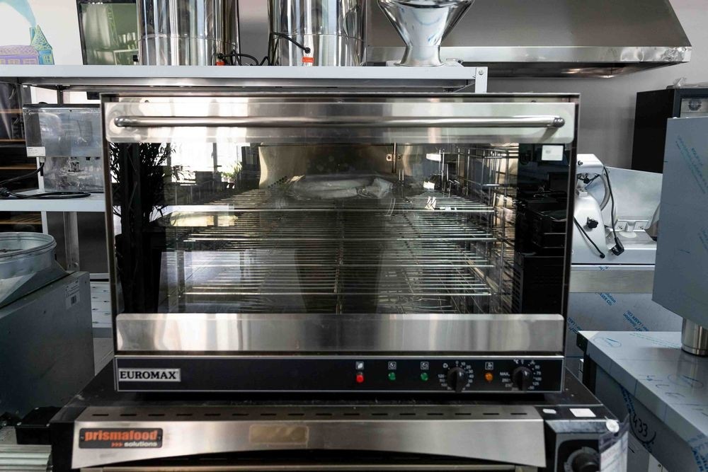 Cuptor cu convectie -capacitate 4 tavi 600x400mm, 2 ventilatoare, Second Hand