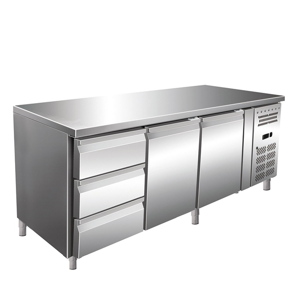 Masa rece, capacitate neta 465 litri, temperatura de lucru -2°C/+8°C, putere 208 W