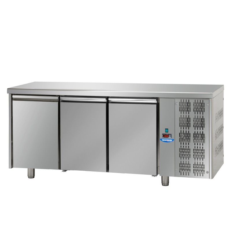 Masa rece, capacitate 460 litri, temperatura de lucru 2°C/+8°C, putere 495 W