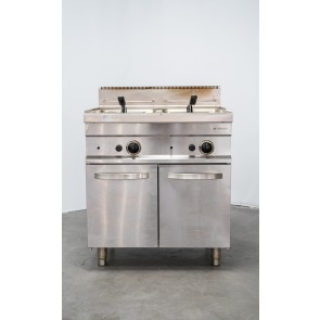 Friteuza, alimentare gaz, cu 2 cuve, second hand, capacitate 8+8 litri, suport cu dulap inchis