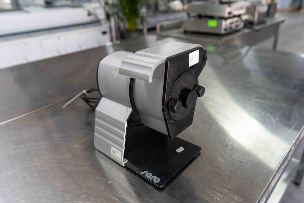 Razatoare branza, productivitate 50 kg/ora, structura din aluminiu, Second Hand