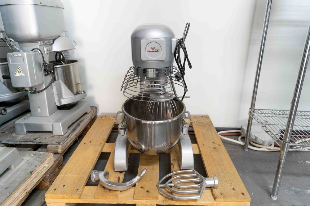 Mixer planetar Plutone 10, cuva din inox AISI304 cu capacitate 10 litri, Second Hand